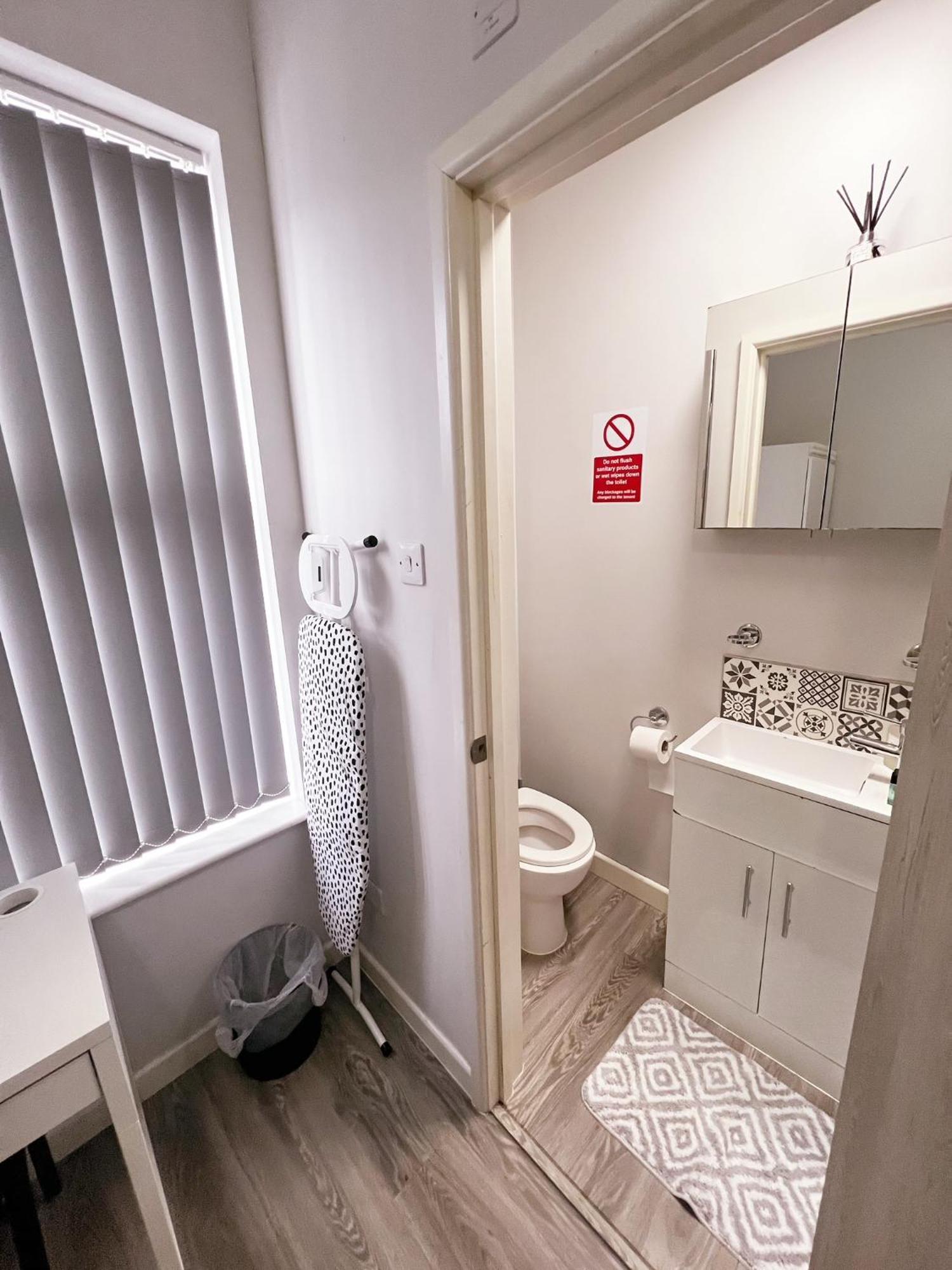 51 Kingsway Coventry Cv2 4Ff Bed and Breakfast Buitenkant foto